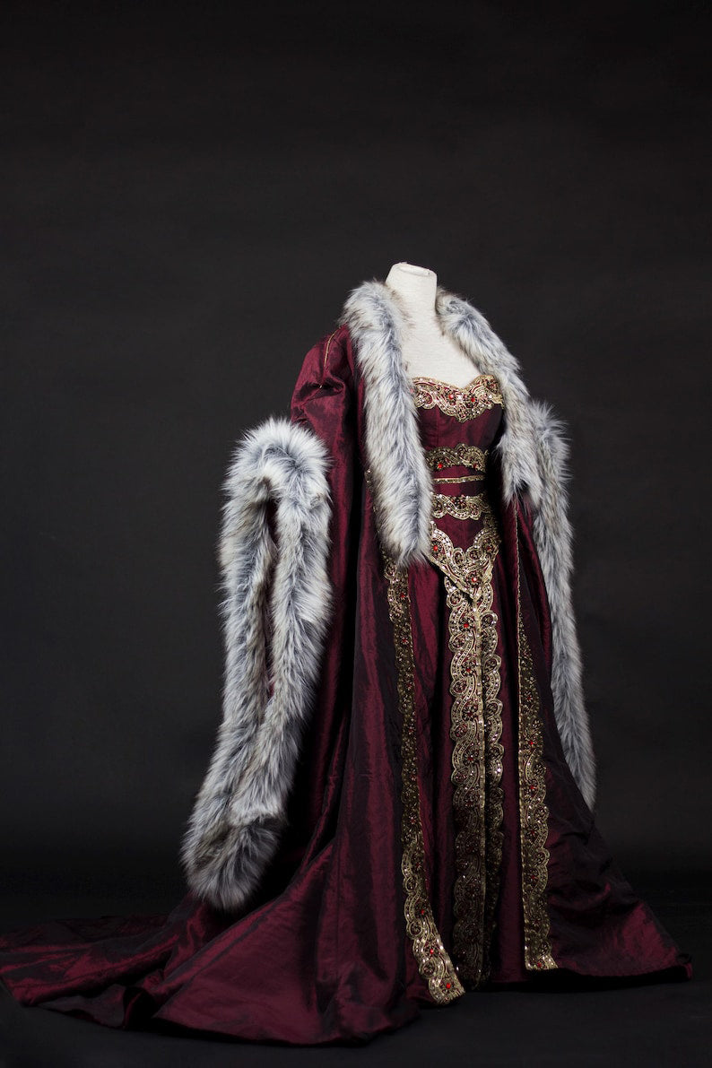 Dreamy dress Queen Gown With Fur Cloak