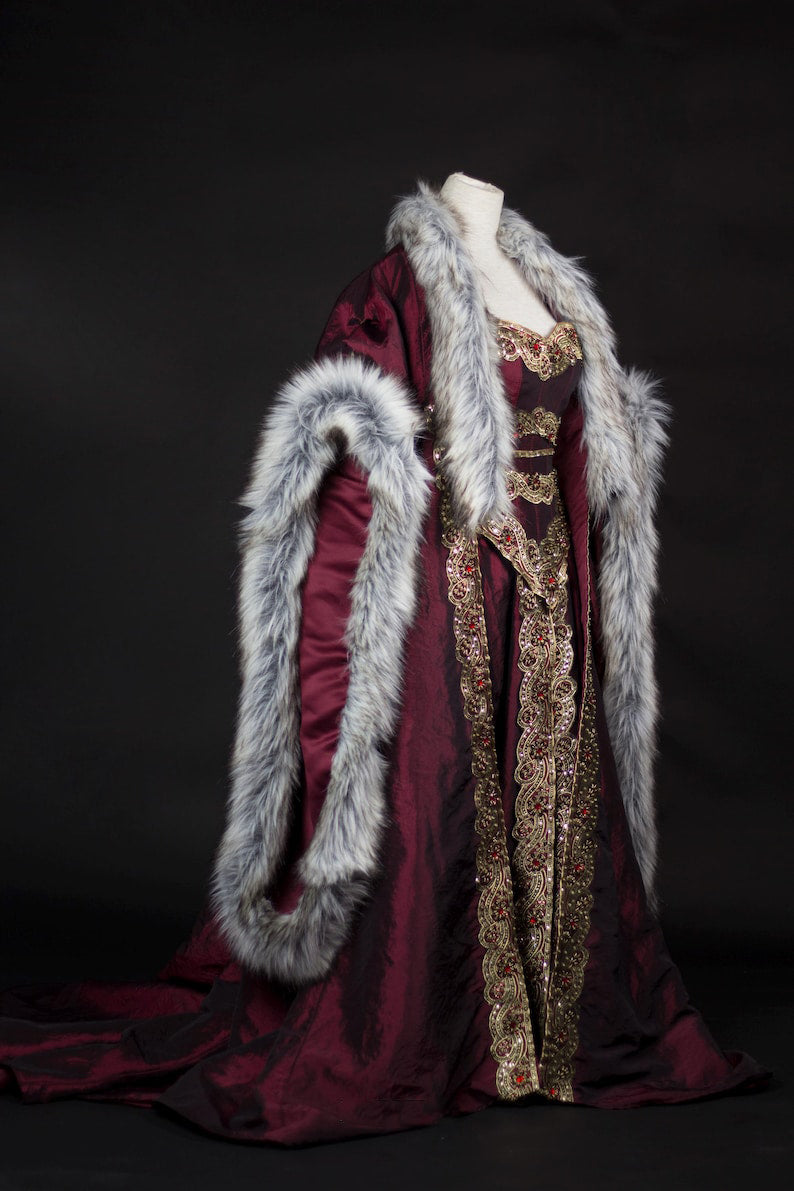 Dreamy dress Queen Gown With Fur Cloak